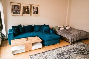 Bright 120m apartment 2BR Balconies near Castle