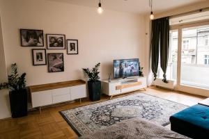 Bright 120m apartment 2BR Balconies near Castle