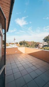 Cosy bedroom for 2 with Balcony in a Family Villa