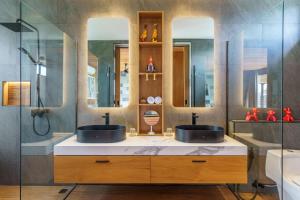 Luxury Resort of 4 villas 11 BR Seminyak