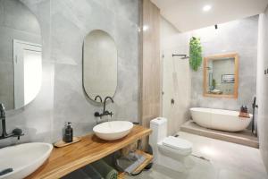 Villa Karibu Canggu-2BR with pool & rooftop