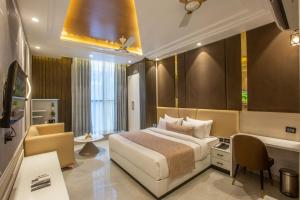 Hotel Aroma Suites Delhi Airport