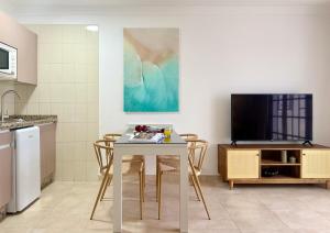 Canaryislandshost l Coral