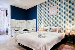 Baignoire Balnéo, Baby-foot & WiFi Fibre