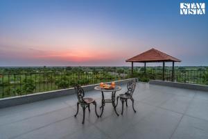 StayVista at Zen Grove with Bonfire, Lawn