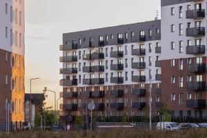 Air Conditioned Studio with Mountain View, Parking and Balcony by Noclegi Renters