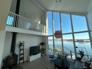 House for 6 with Breathtaking Sea Views - 35 min from Gothenburg