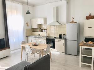 GREAT historic neighborhood location!!