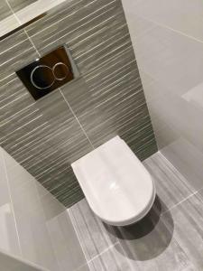 GREAT historic neighborhood location!!