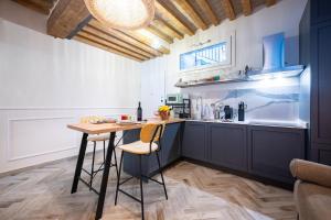 GuestHost - Bixio 29 Apartments 3 and 5