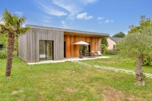 Casa ZaO Jolie maison en bois brut de 50m2 à proximité des plages