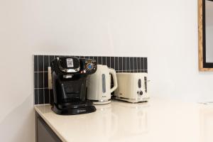 New! Bright 2BR Flat in Shoreditch, 6 mins to Tube