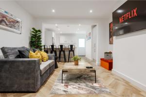 Riverside Work-Stay Free Dedicated Parking