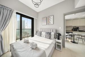 FIRST CLASS 1BR Glam Getaway , Canal View