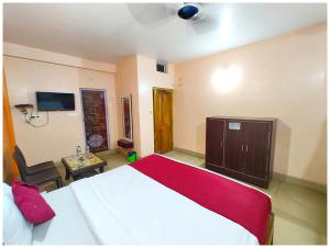 PRIME LOCATION NEAR SEA BEACH Hotel Sri Krishna Classic Residency ! Puri - Near Jagannath Temple and Golden Swargadwar Beach - Bengali Market - A Top Rated Hotel IN PURI