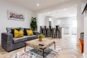 Riverside Work-Stay Free Dedicated Parking