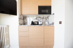 Stunning View on Eiffel Tower with Balcony