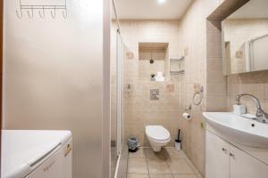 Heritage One Bedr Apartment by the Gates of Dawn by Reside Baltic