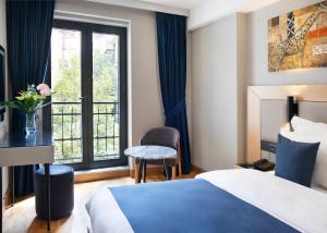 Istanbul Taksim Pera Star Hotel - Istiklal Street