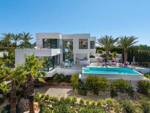 Villa LunaMar by Heidi Chalets