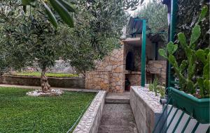 Nice Apartment In Duce With House Sea View