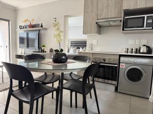 Sandton Grand 2-bed at Middle 2