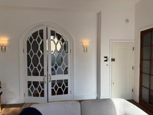 Bright Flat near Little Venice, Charming & Central