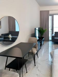 Bright & Modern Studio Masdar City, Abu Dhabi