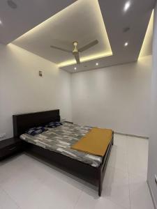 Shri Mahalaxmi Excative yatri nivas