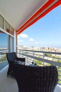 Coqueto ático junto a la playa by Rent Me