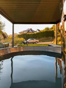 Dom z Widokiem na Góry i Jacuzzi - "Domki na Słonecznym Wzgórzu"