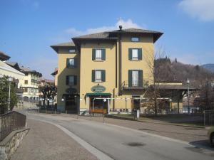 4 stern appartement Hotel Residence Moderno Selvino Italien