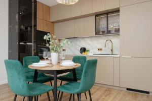Elegant Apartament Kościeszów in Warsaw with Parking by Noclegi Renters