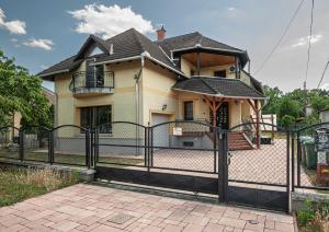 Sunrise Airport Inn - Free Parking