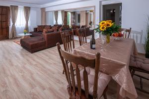 Sunrise Airport Inn - Free Parking