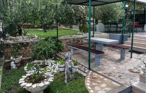 1 Bedroom Nice Apartment In Duce