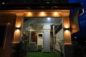 Hotel jetway near by kempegowda international airport