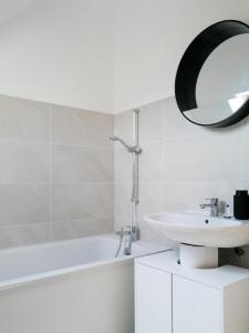 Maison refaite à neuf- avec Jacuzzi- LE HOMARD 15