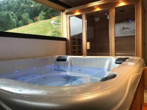 Magnifique gîte 4 étoiles pour 6p avec 3 chambres, accès Jacuzzi