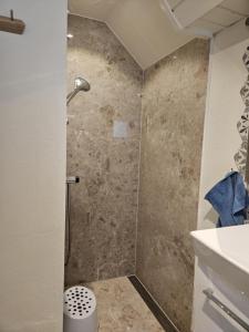 UNIKT studio med PRAGTFULD udsigt og absolut RO