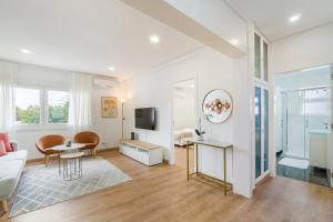Heart of Cascais in Downtown Modern Bright Home