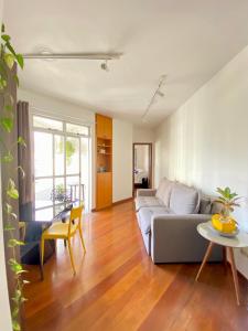 Savassi apartment with balcony, air conditioning and acoustic window