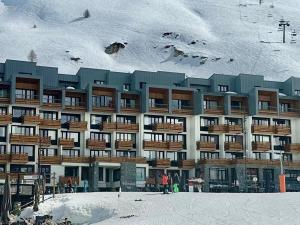 2 pièces de luxe, ski aux pieds, balcon sudouest, Wifi gratuit - FR-1-449-71