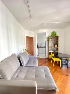 Savassi apartment with balcony, air conditioning and acoustic window