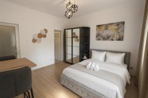 The Warmth Loft Central Apartment