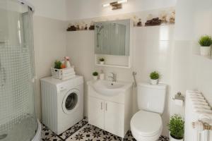 The Warmth Loft Central Apartment