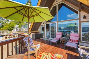 Beautifully Remodeled Beach Front A-Frame