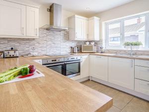 Gwbert Holiday Cottages, Riversmouth