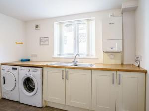 Gwbert Holiday Cottages, Riversmouth