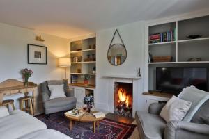 Cotswold Stone Cottage - Garden Woodburner & Pub 5-Min Walk